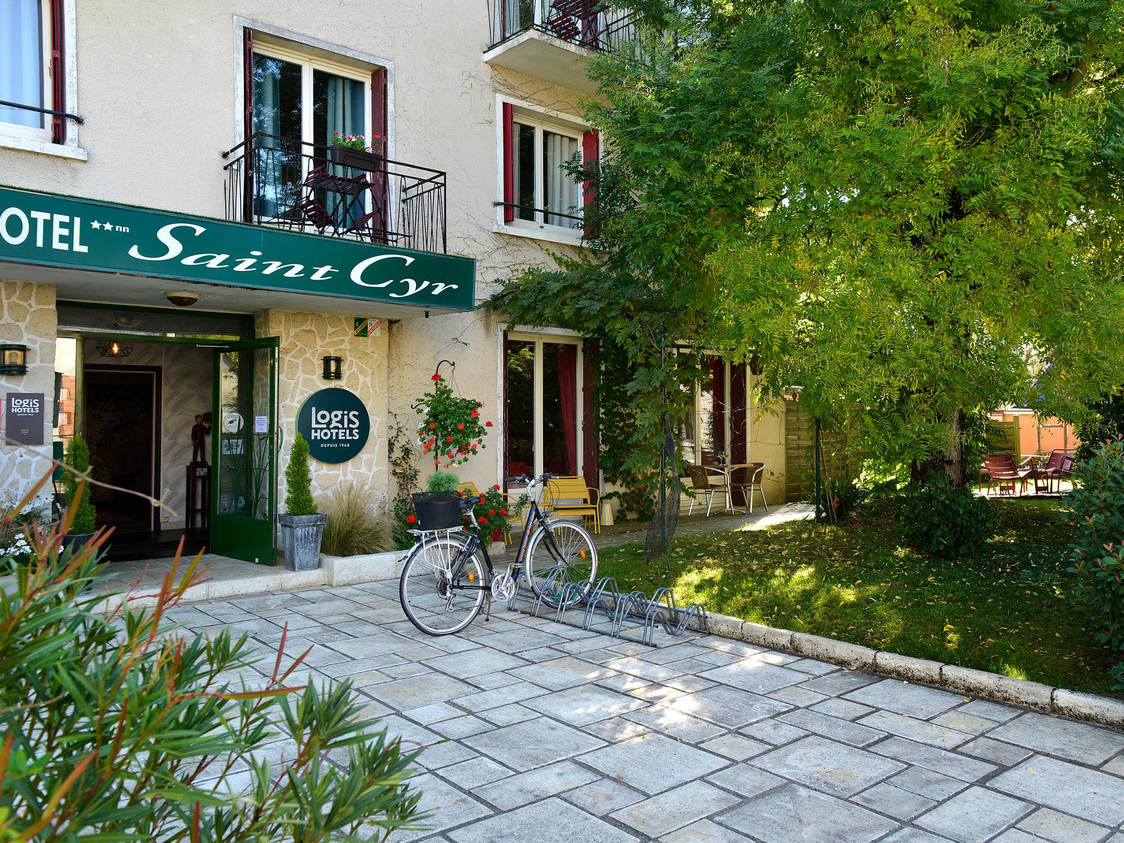 Logis Hôtel Saint Cyr