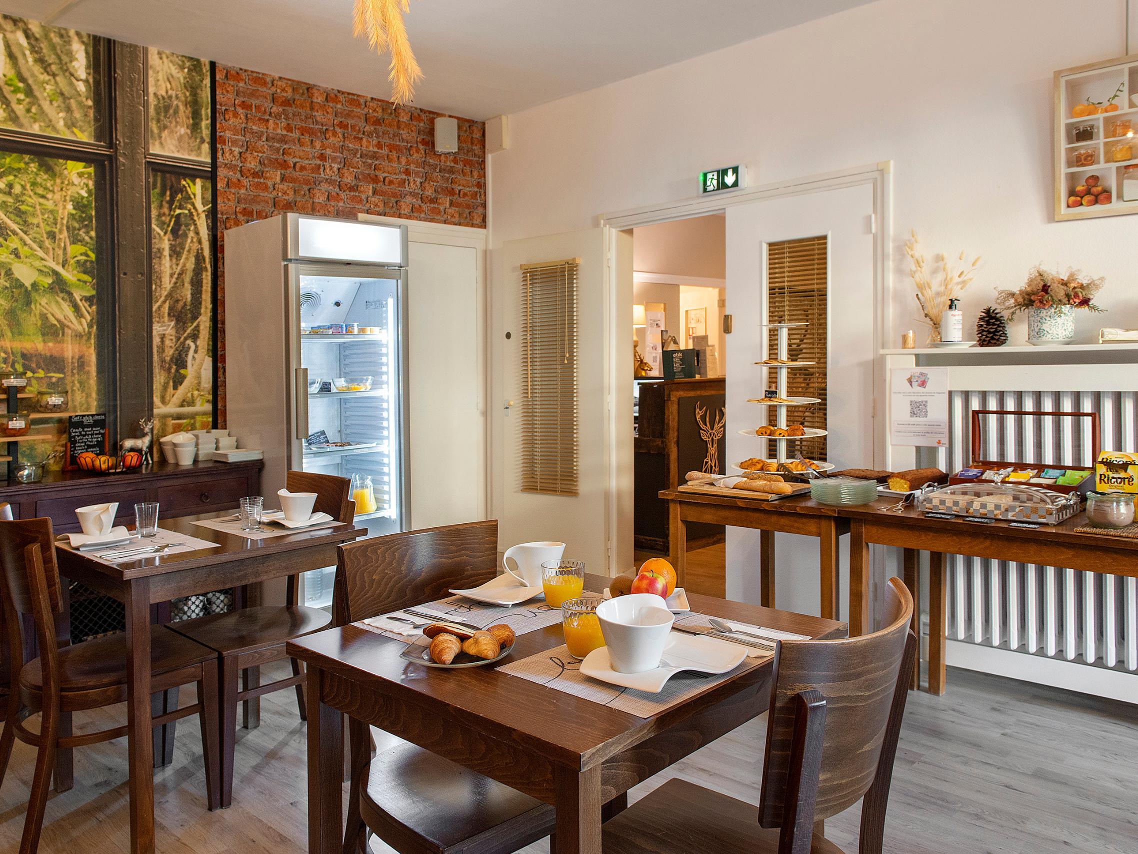 Logis Hôtel Saint Cyr