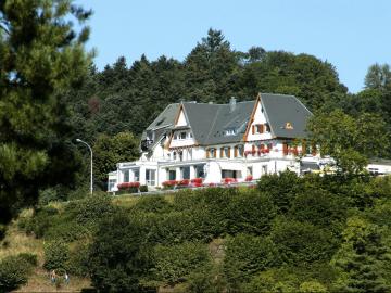 Hôtel Panorama - le-clos-jeannon-salons-et-espace-de-detente-villers-les-nancy-065901