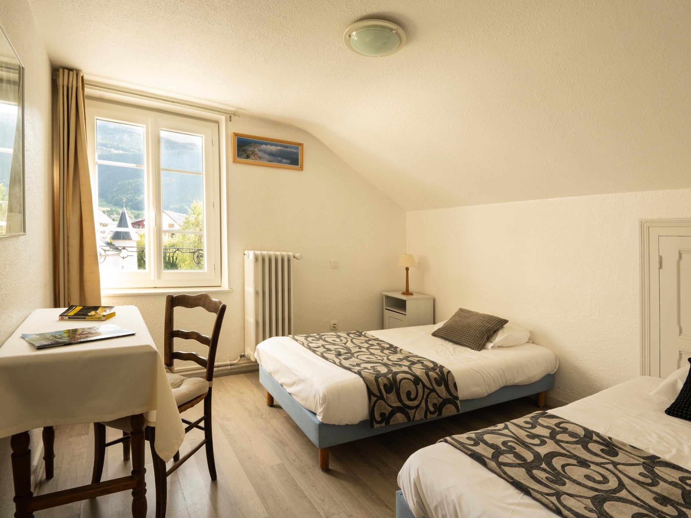 Logis Hôtel du Col de l\'Arc