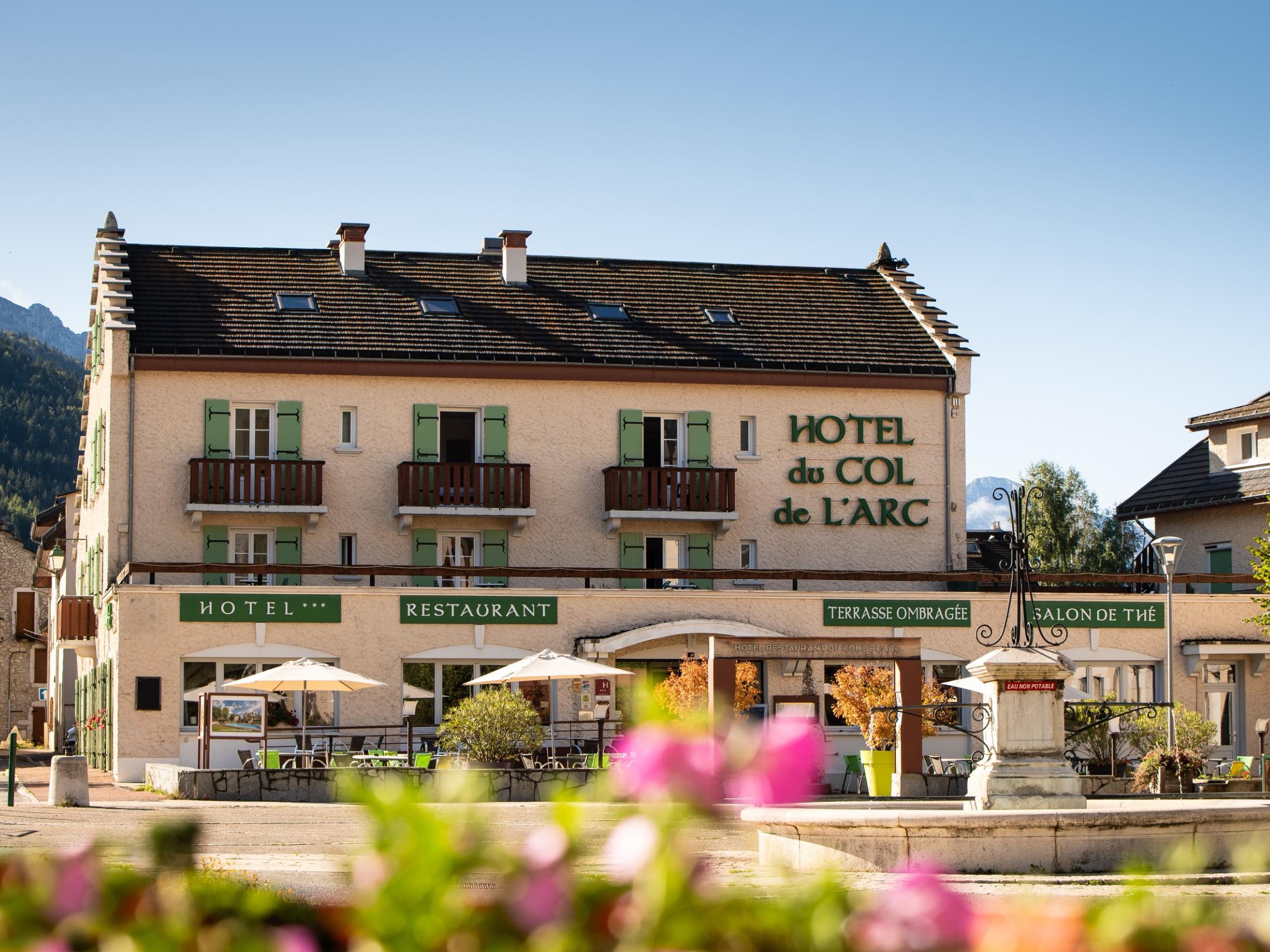 Logis Hôtel du Col de l\'Arc