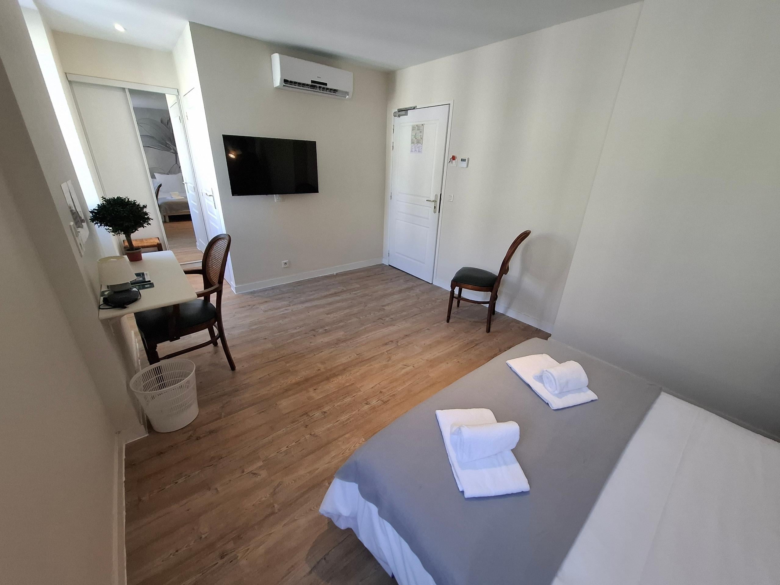 Logis Hôtel les Ambassadeurs