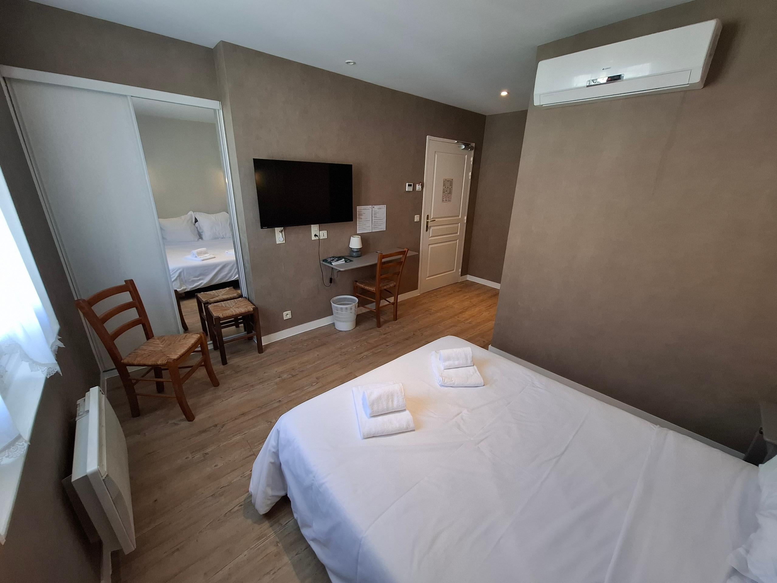 Logis Hôtel les Ambassadeurs