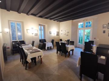 Logis Hôtel Relais du Chapeau Rouge