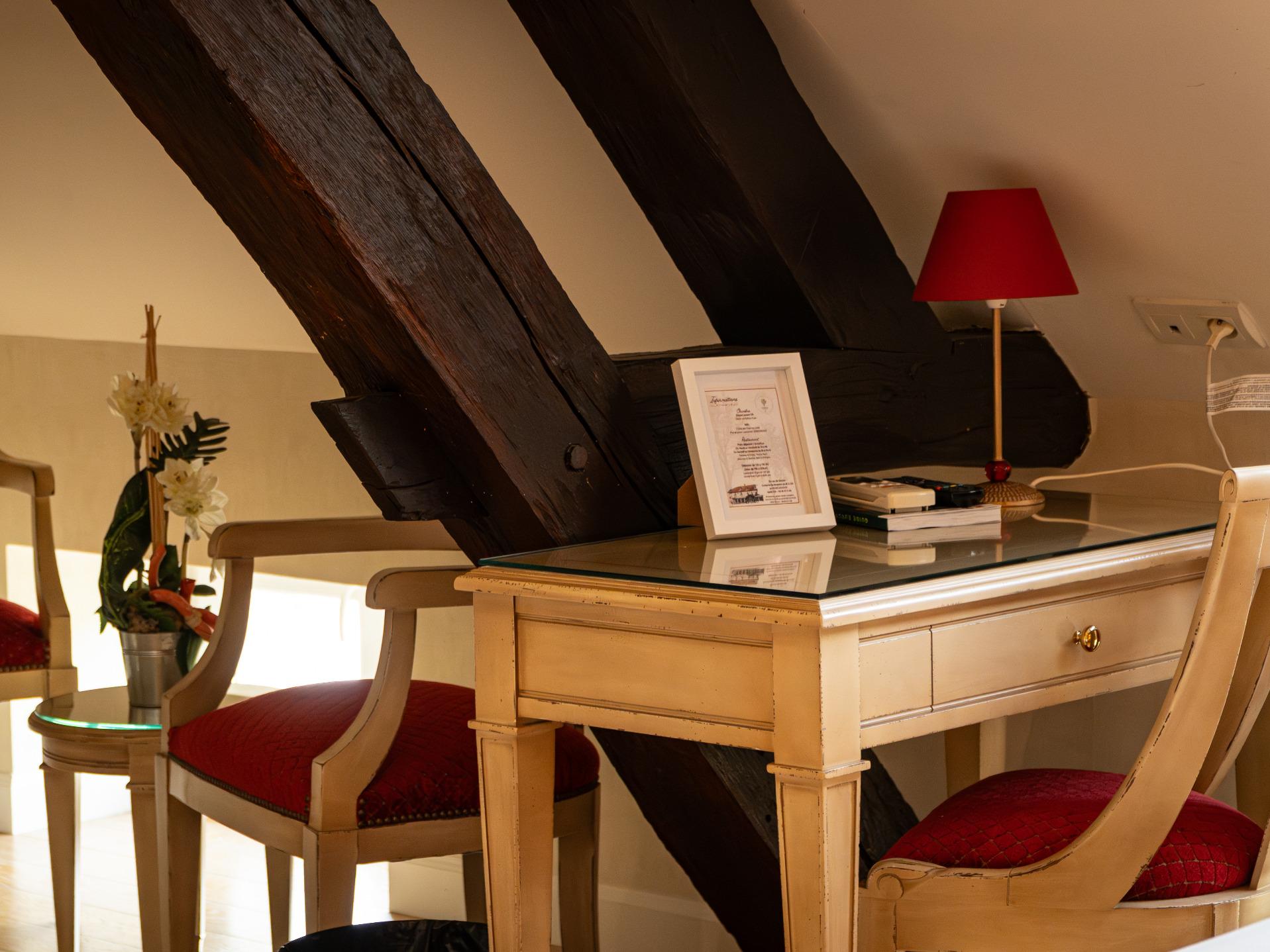 Logis Hôtel l\'Orée des Charmes