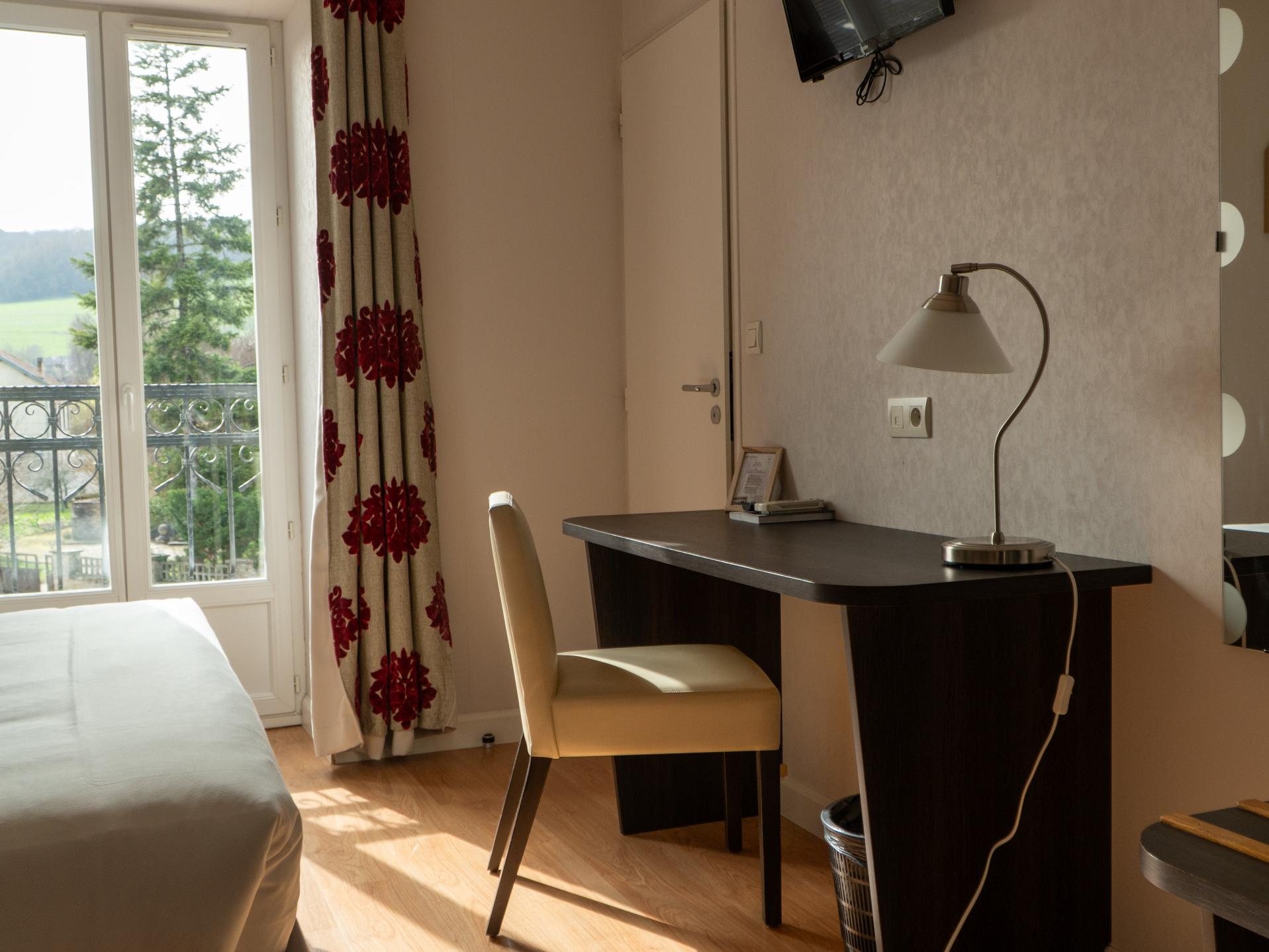 Logis Hôtel l\'Orée des Charmes