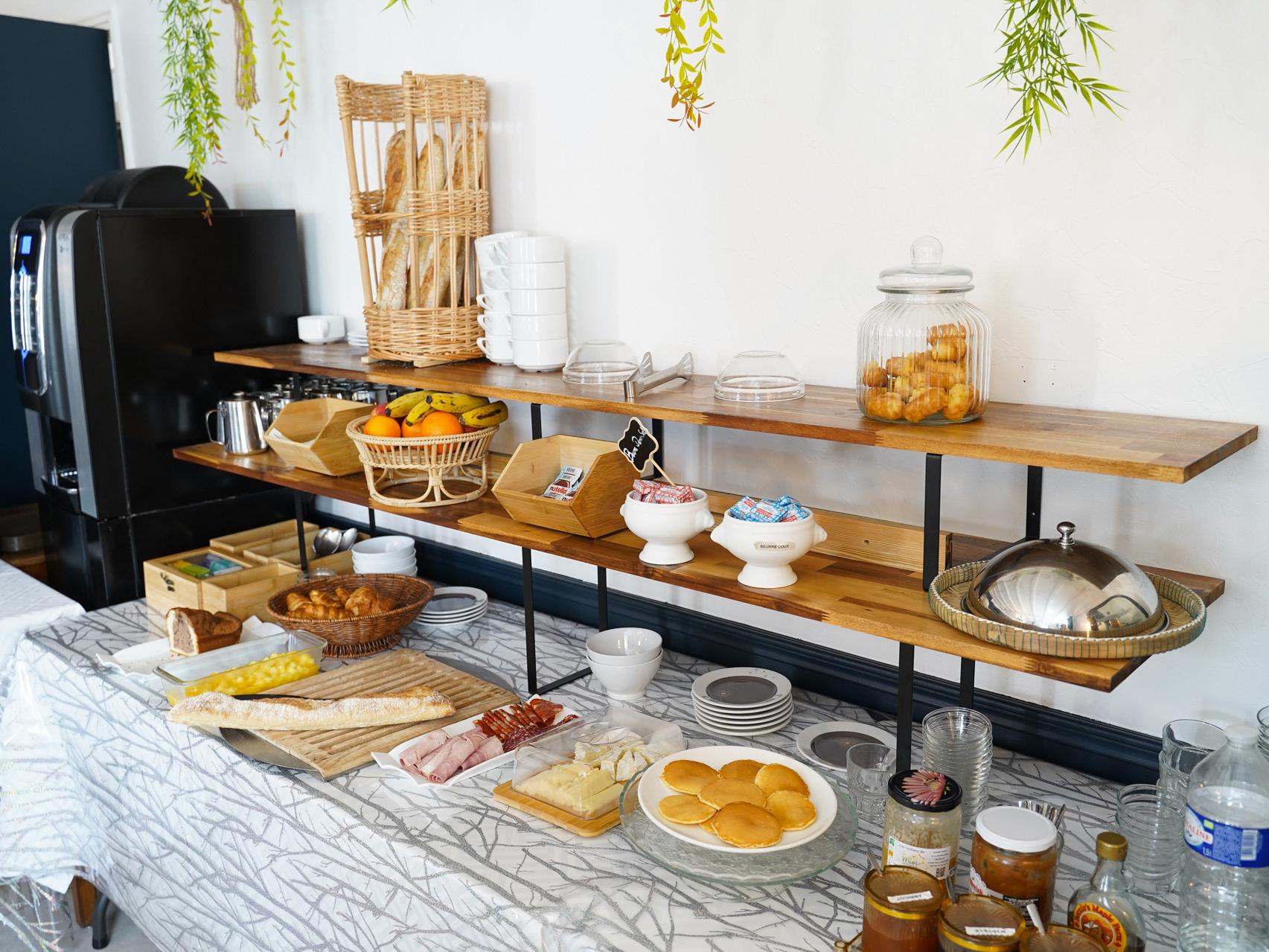 Logis Hôtel le Bretagne - le Vivier sur Mer