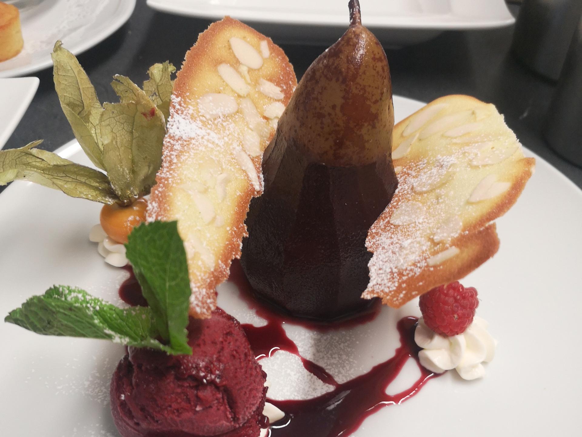 Logis Hôtel le Bretagne - le Vivier sur Mer