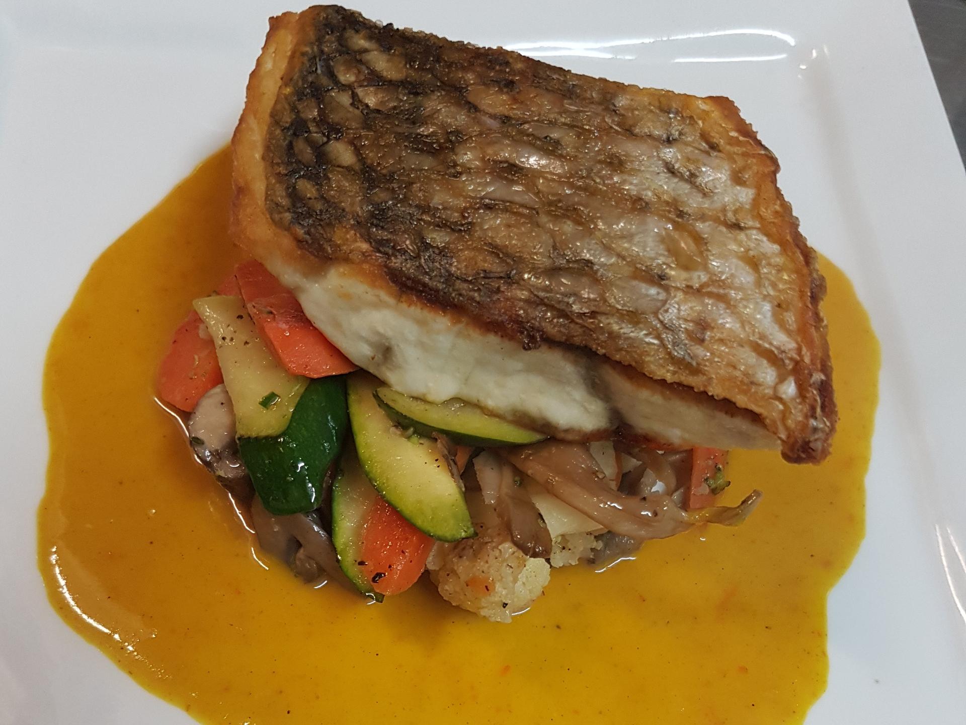 Logis Hôtel le Bretagne - le Vivier sur Mer