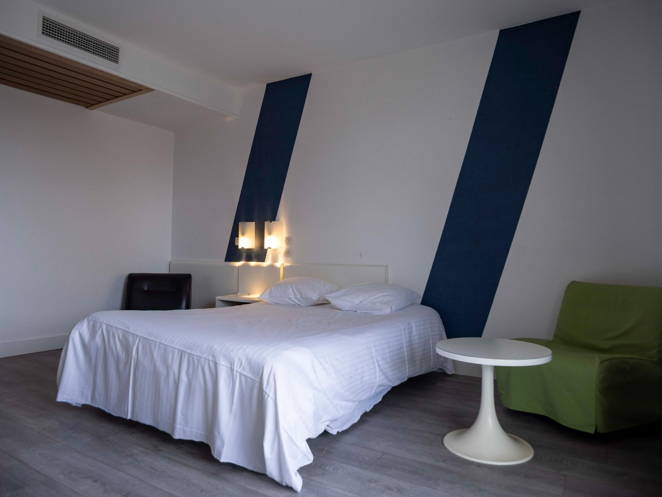 Logis Hôtel Domaine des Trois Pins