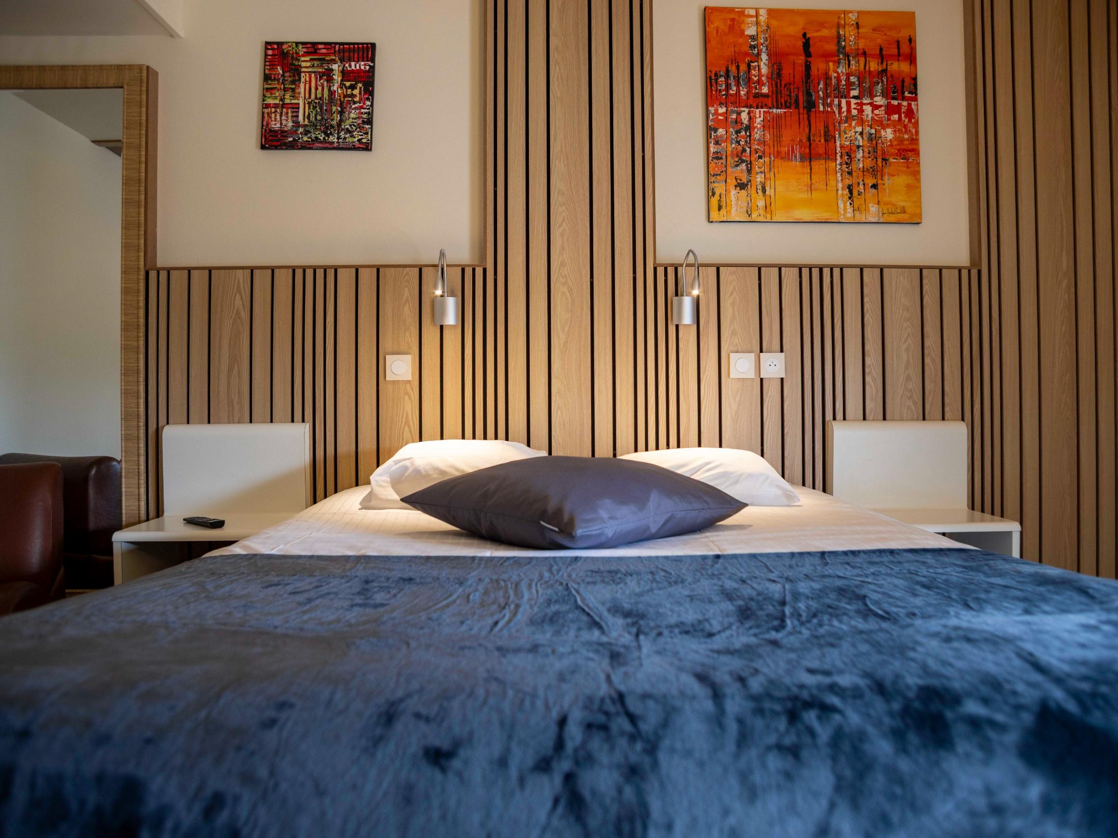 Logis Hôtel Domaine des Trois Pins