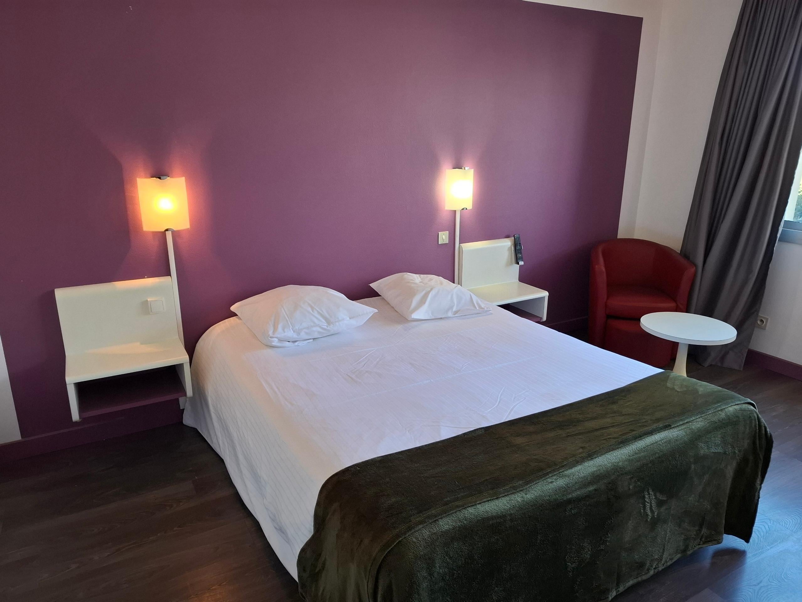 Logis Hôtel Domaine des Trois Pins