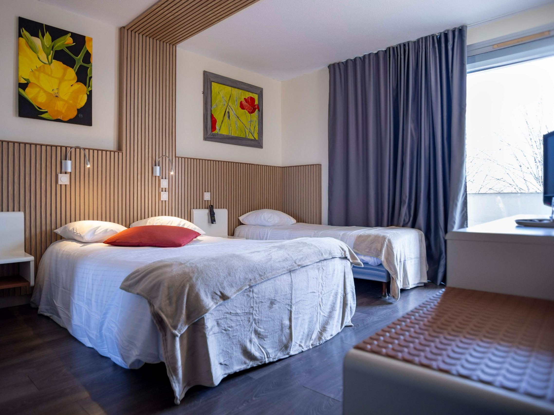 Logis Hôtel Domaine des Trois Pins