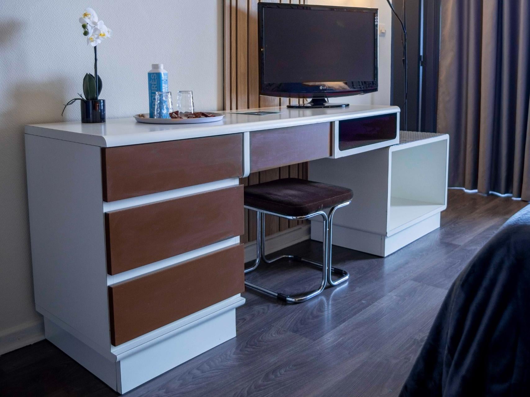 Logis Hôtel Domaine des Trois Pins