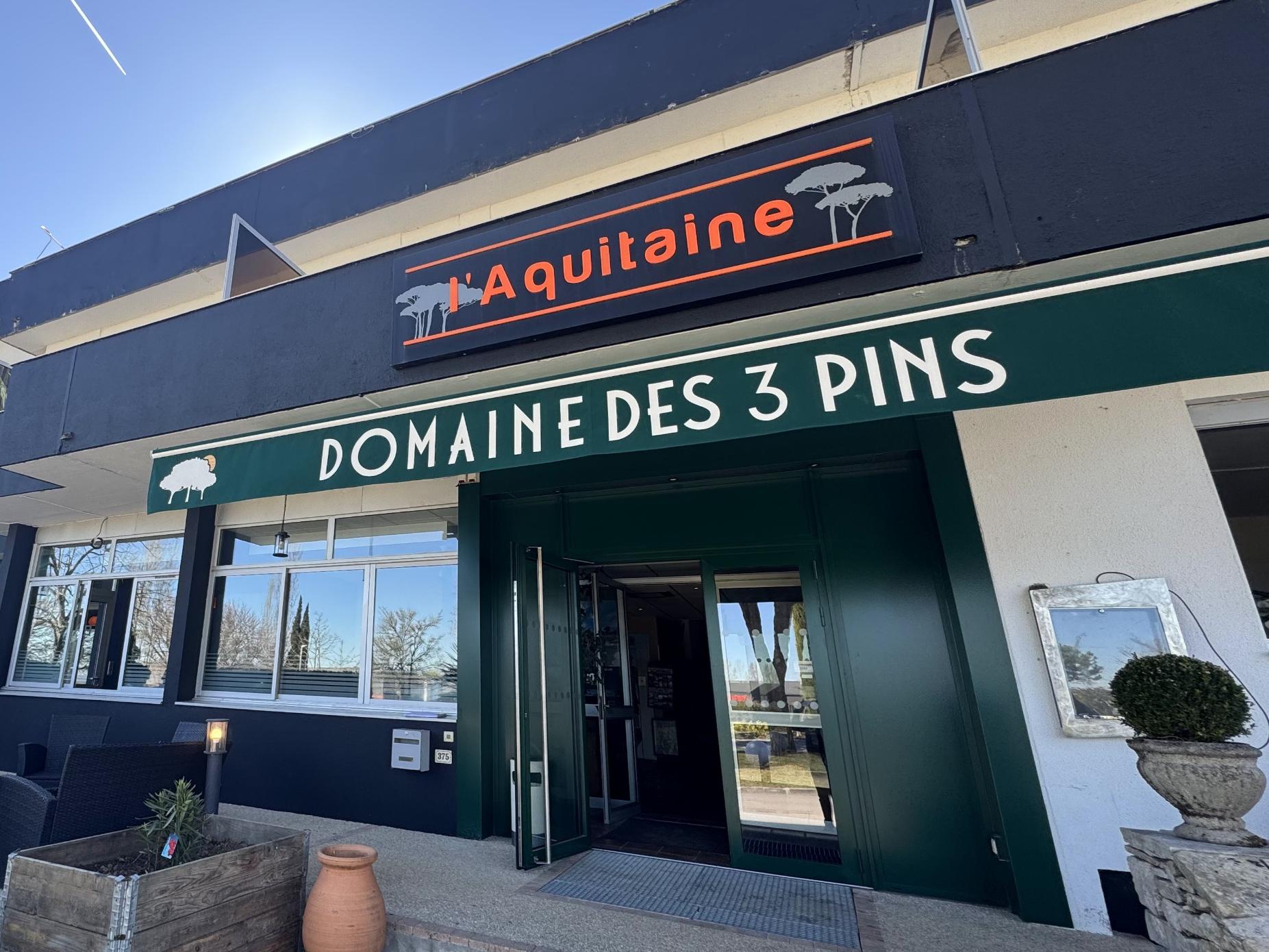 Logis Hôtel Domaine des Trois Pins