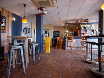 Logis Hôtel Domaine des Trois Pins