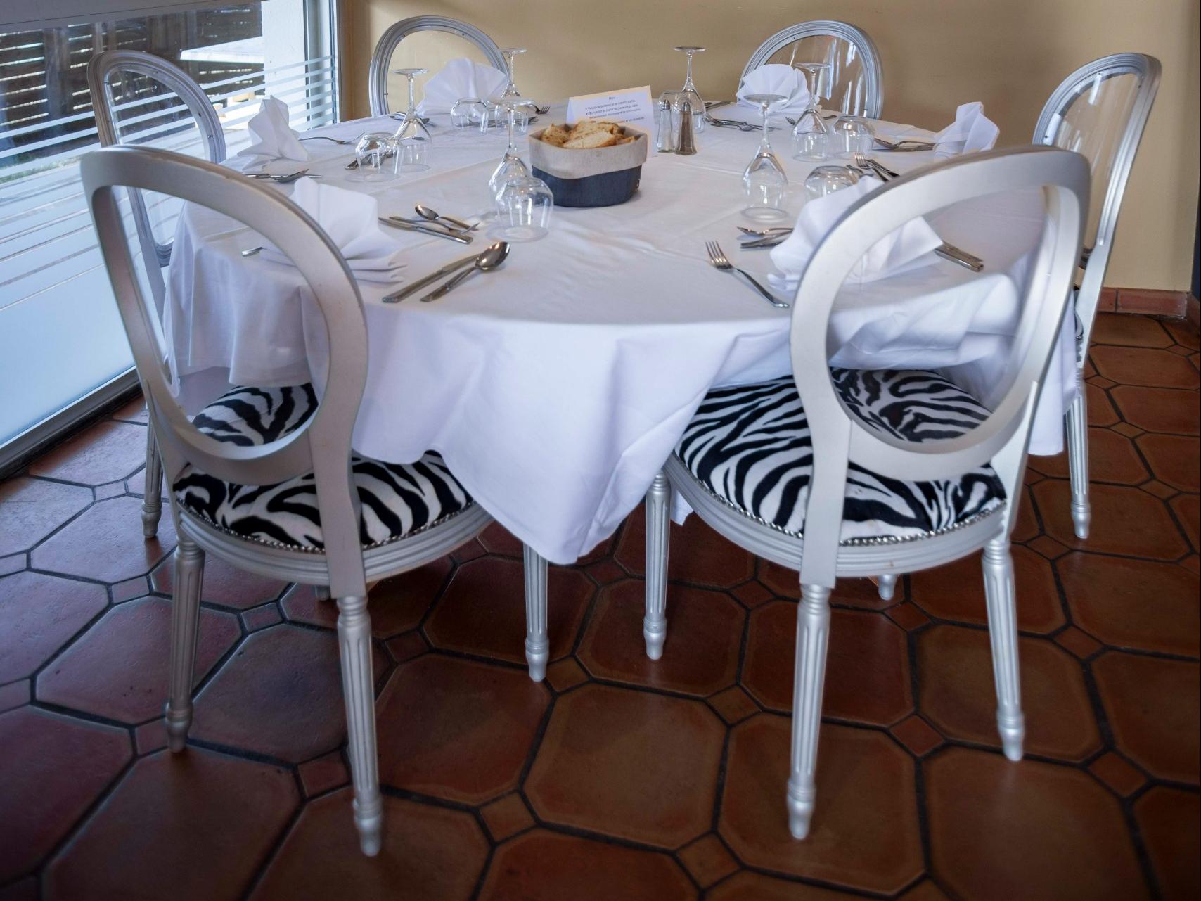 Logis Hôtel Domaine des Trois Pins