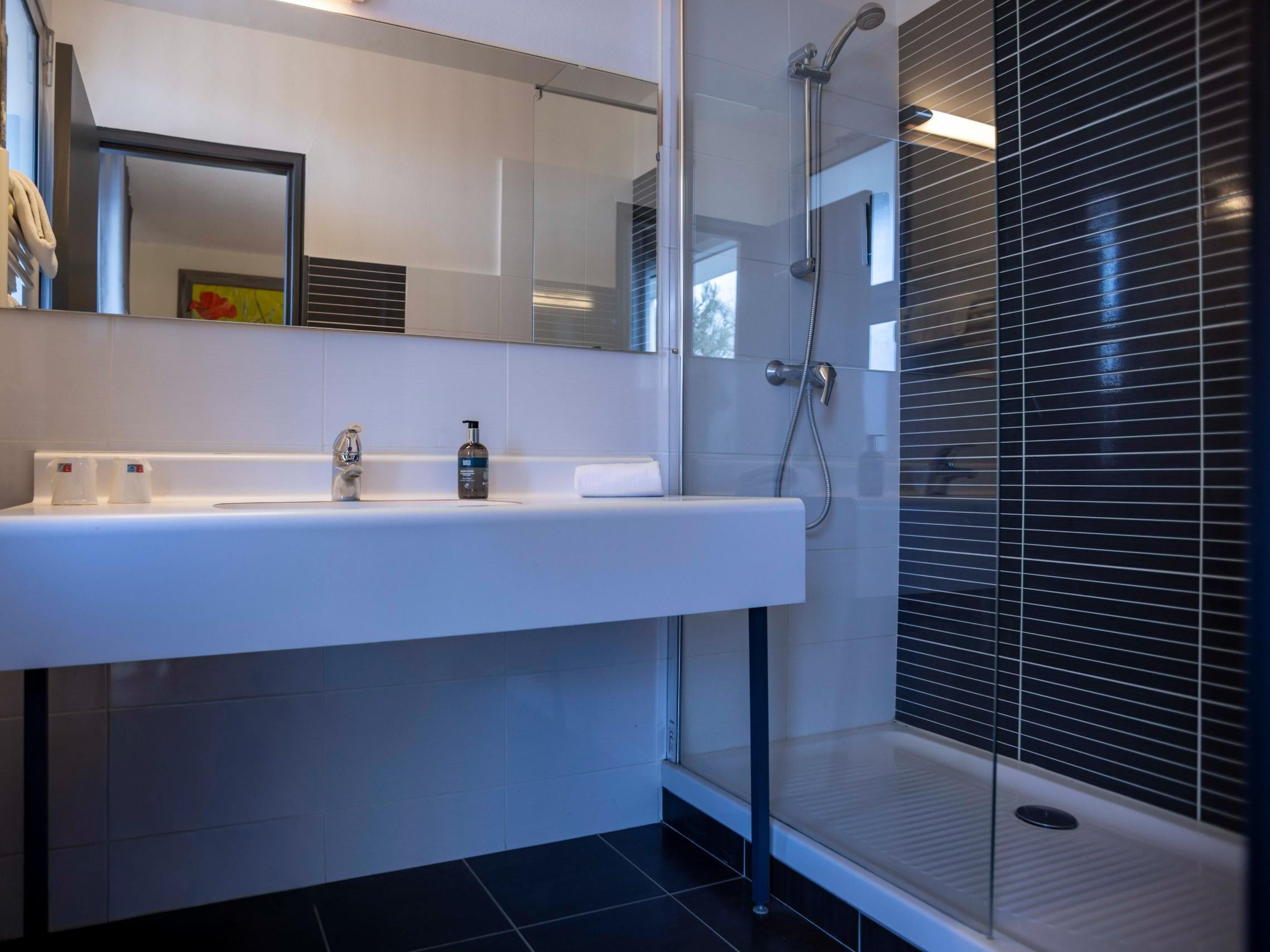 Logis Hôtel Domaine des Trois Pins