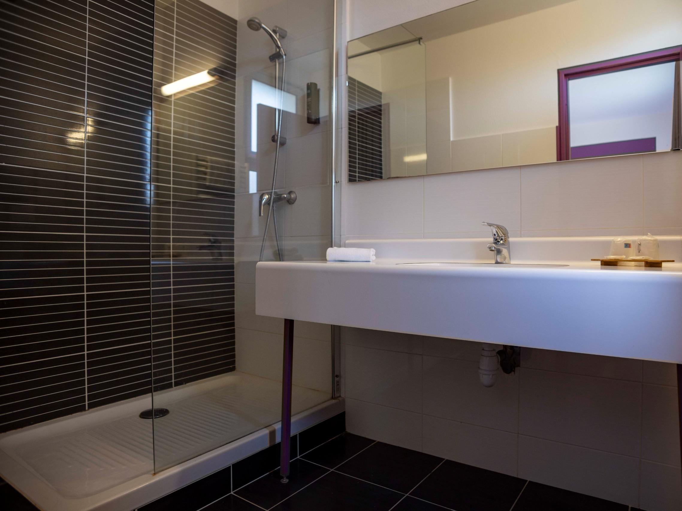 Logis Hôtel Domaine des Trois Pins