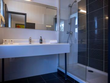 Logis Hôtel Domaine des Trois Pins