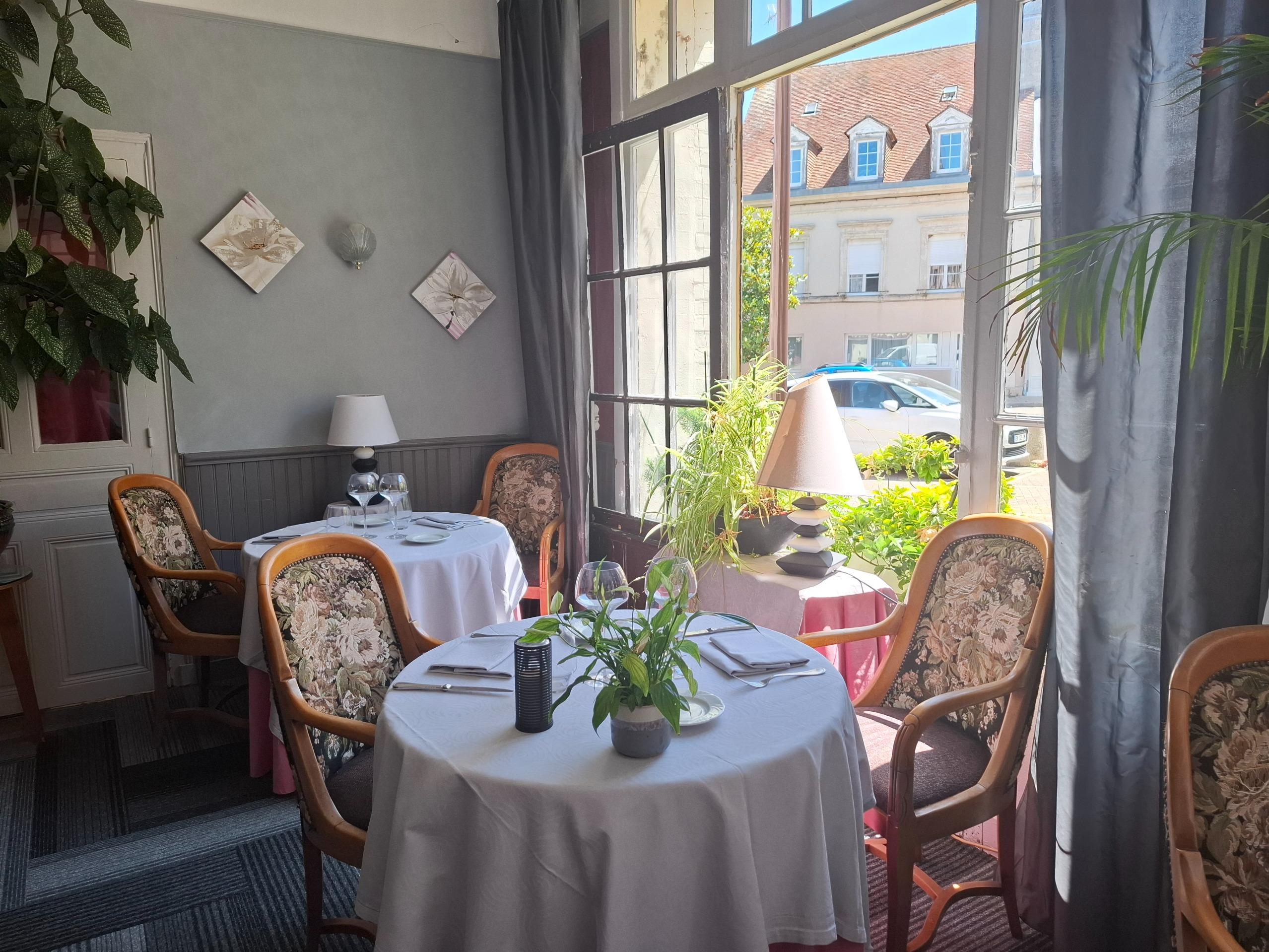 Logis Hôtel du Dauphin