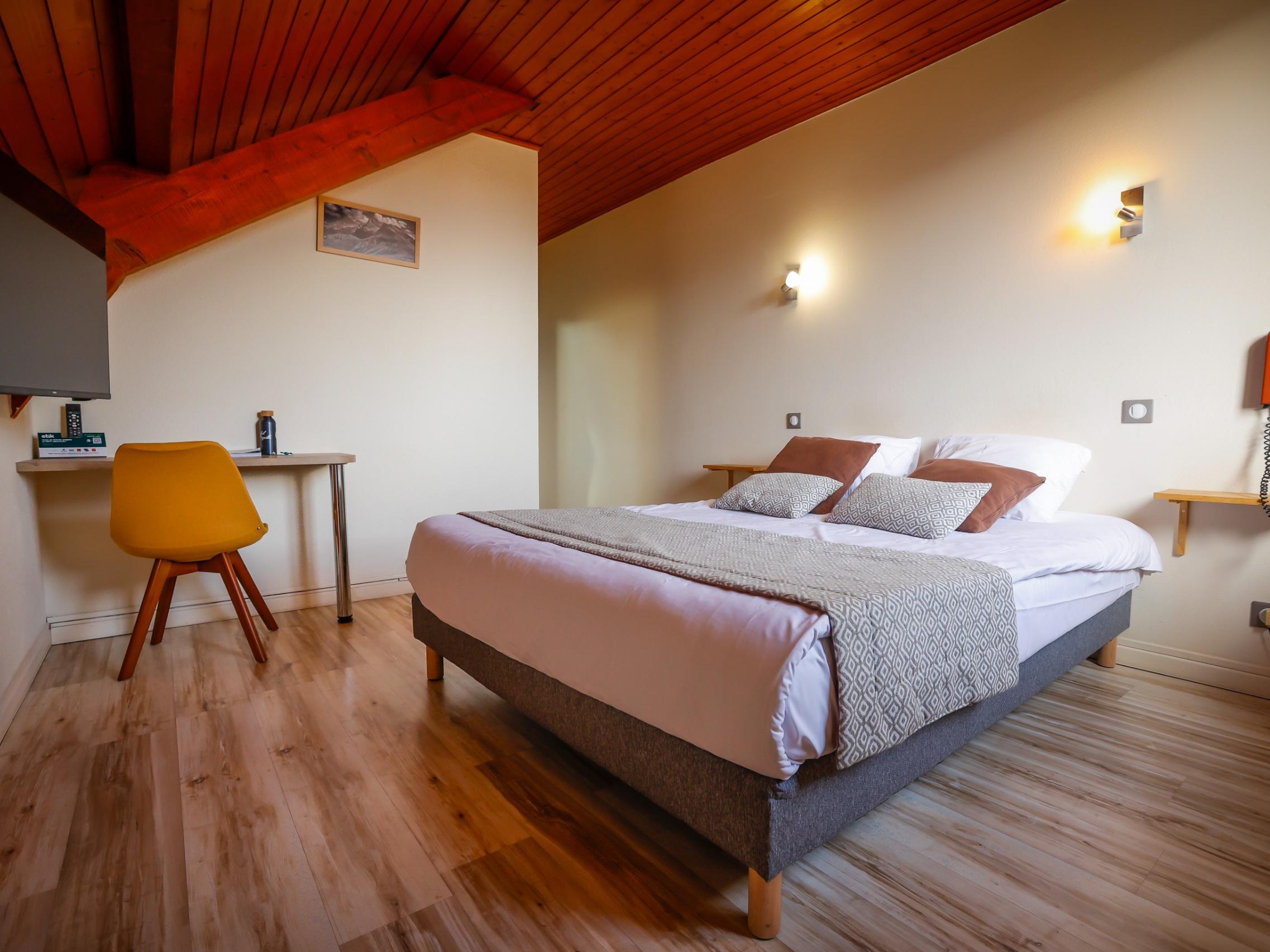 Logis Hôtel Au Gai Soleil du Mont Aiguille