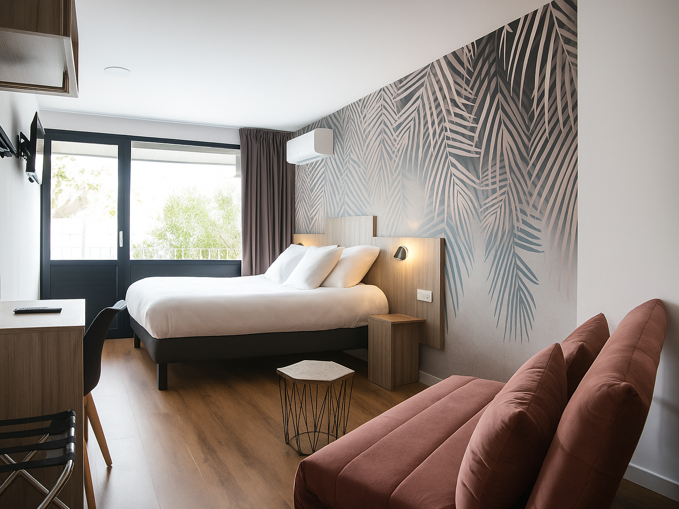 Cit\'Hotel L\'Oasis d\'Avignon