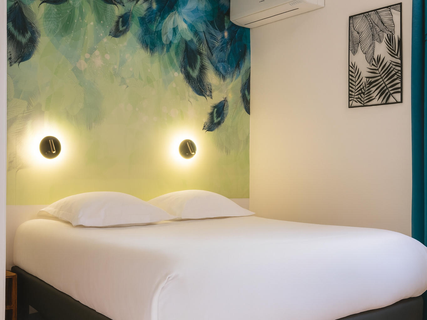 Cit\'Hotel L\'Oasis d\'Avignon