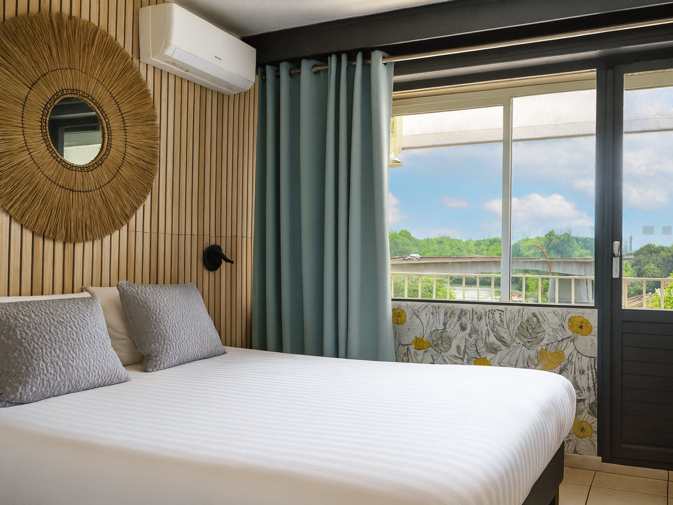 Cit\'Hotel L\'Oasis d\'Avignon