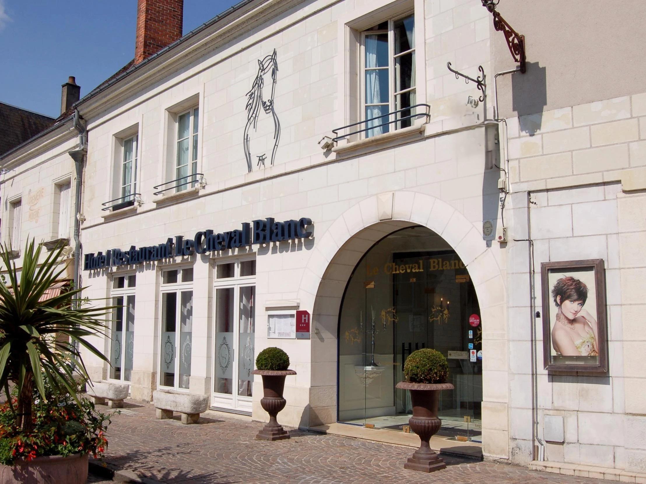 Logis Hôtel le Cheval Blanc
