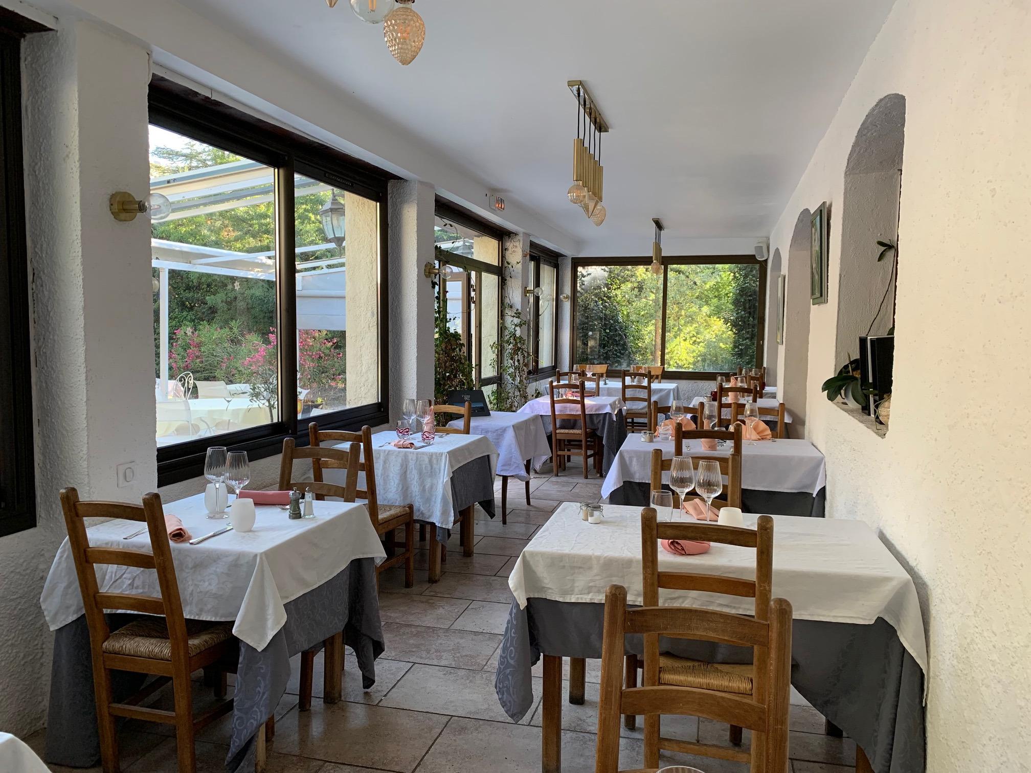 Logis Hôtel Lou Pèbre d\'Aï