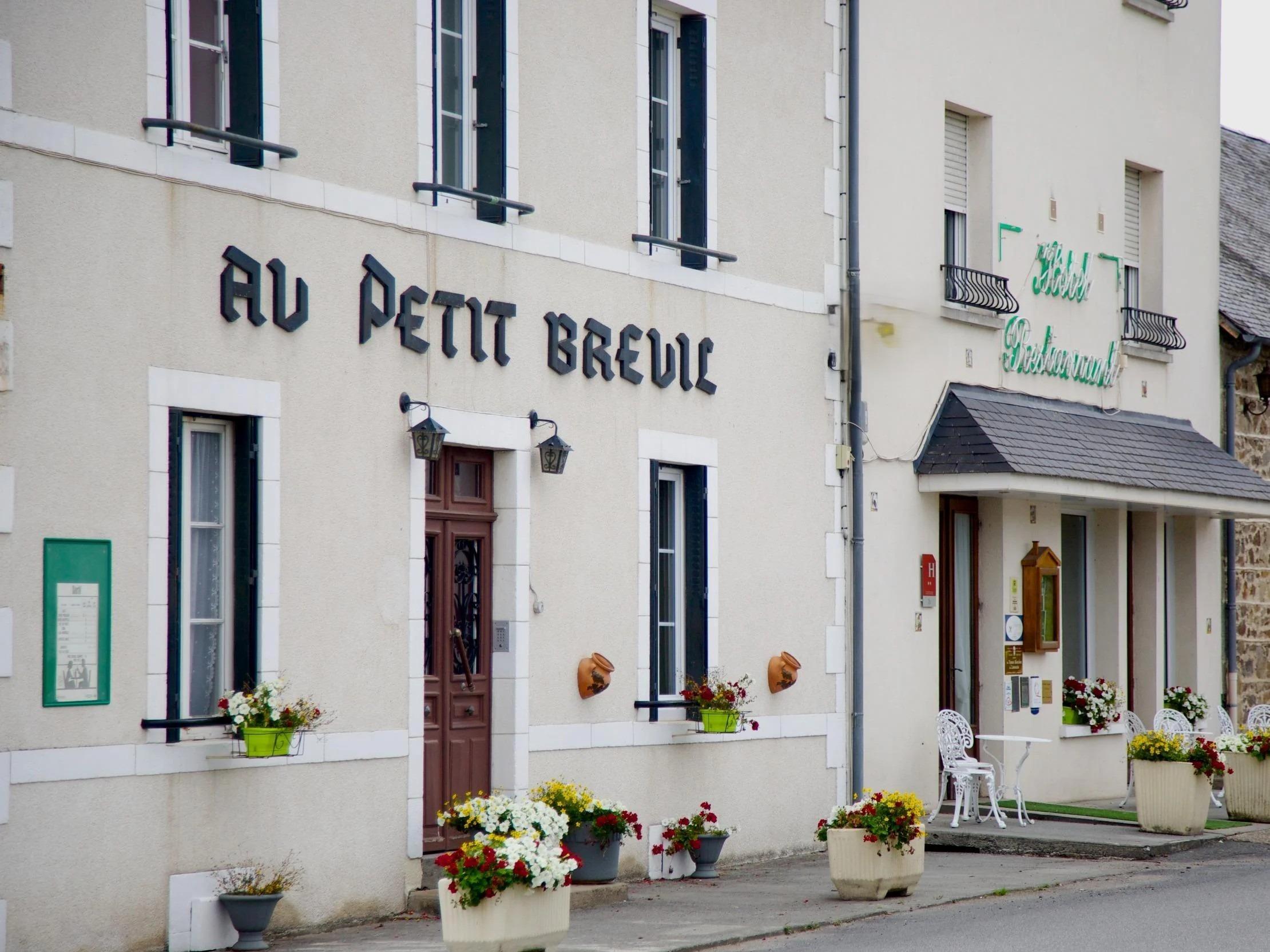 Logis Hôtel Au Petit Breuil