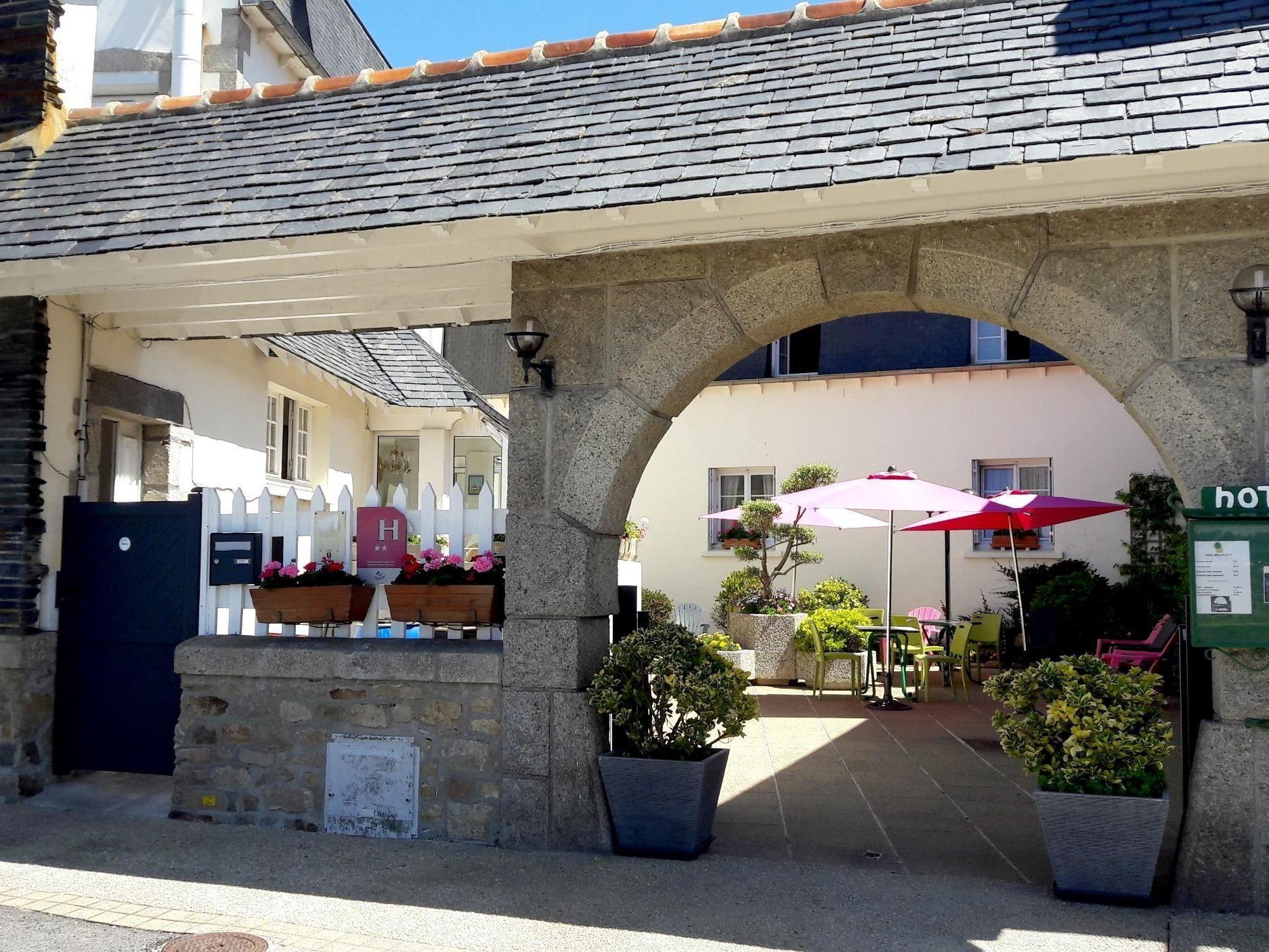 Logis Hôtel Bellevue