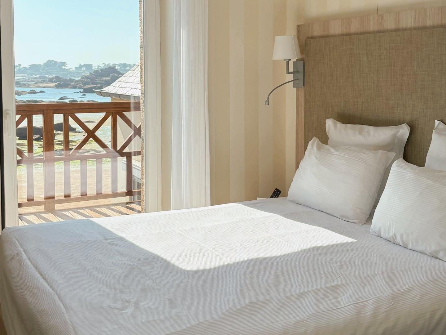 Logis Hôtel Saint-Guirec et de la Plage