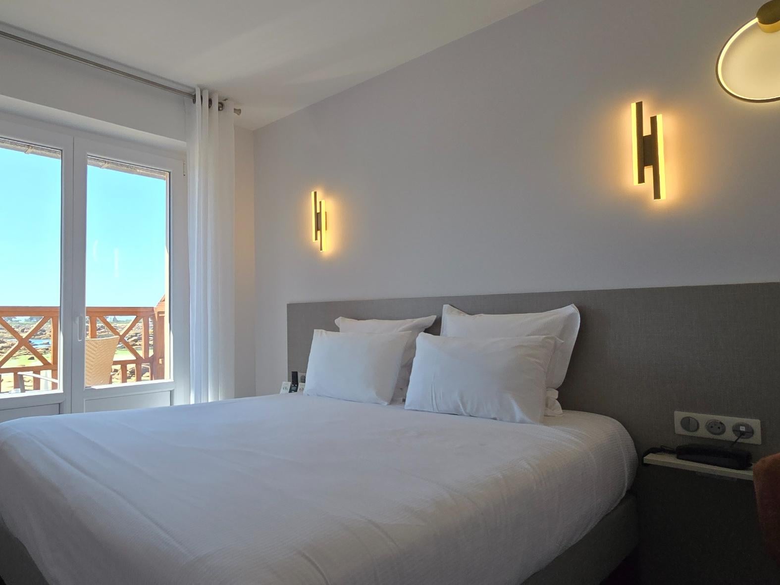 Logis Hôtel Saint-Guirec et de la Plage