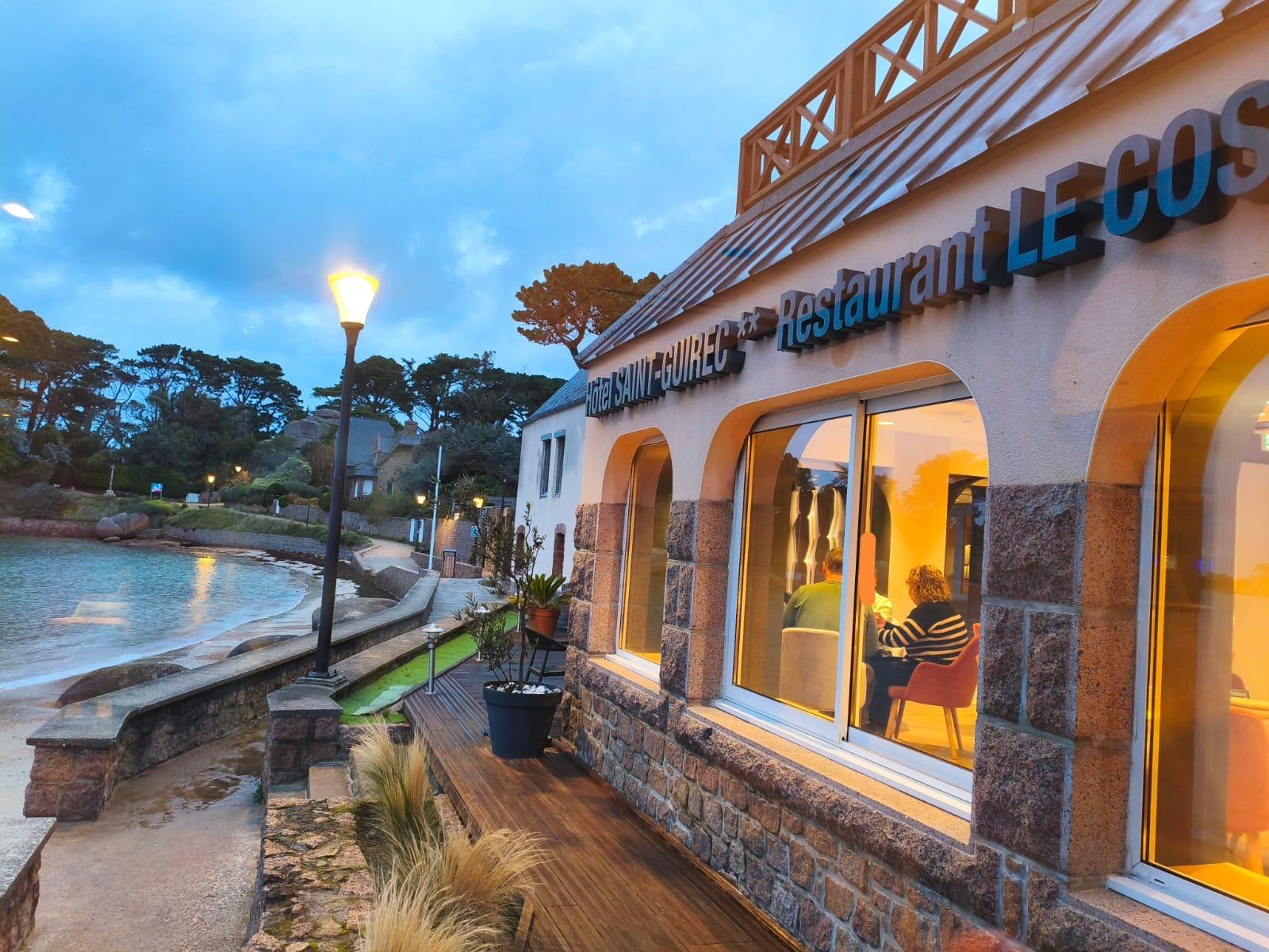 Logis Hôtel Saint-Guirec et de la Plage