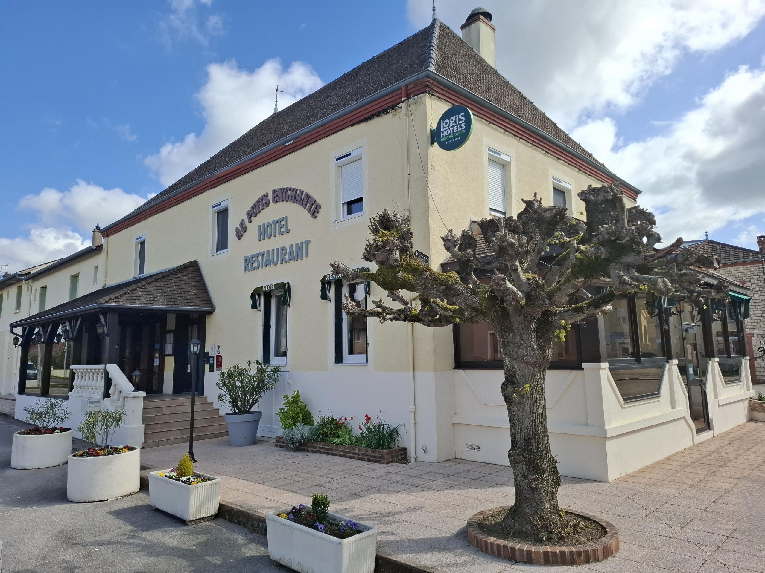 Logis Hôtel Au Puits Enchanté