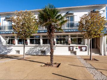 Logis Hôtel De La Plage Hôtel Logis St Palais Sur Mer Stay