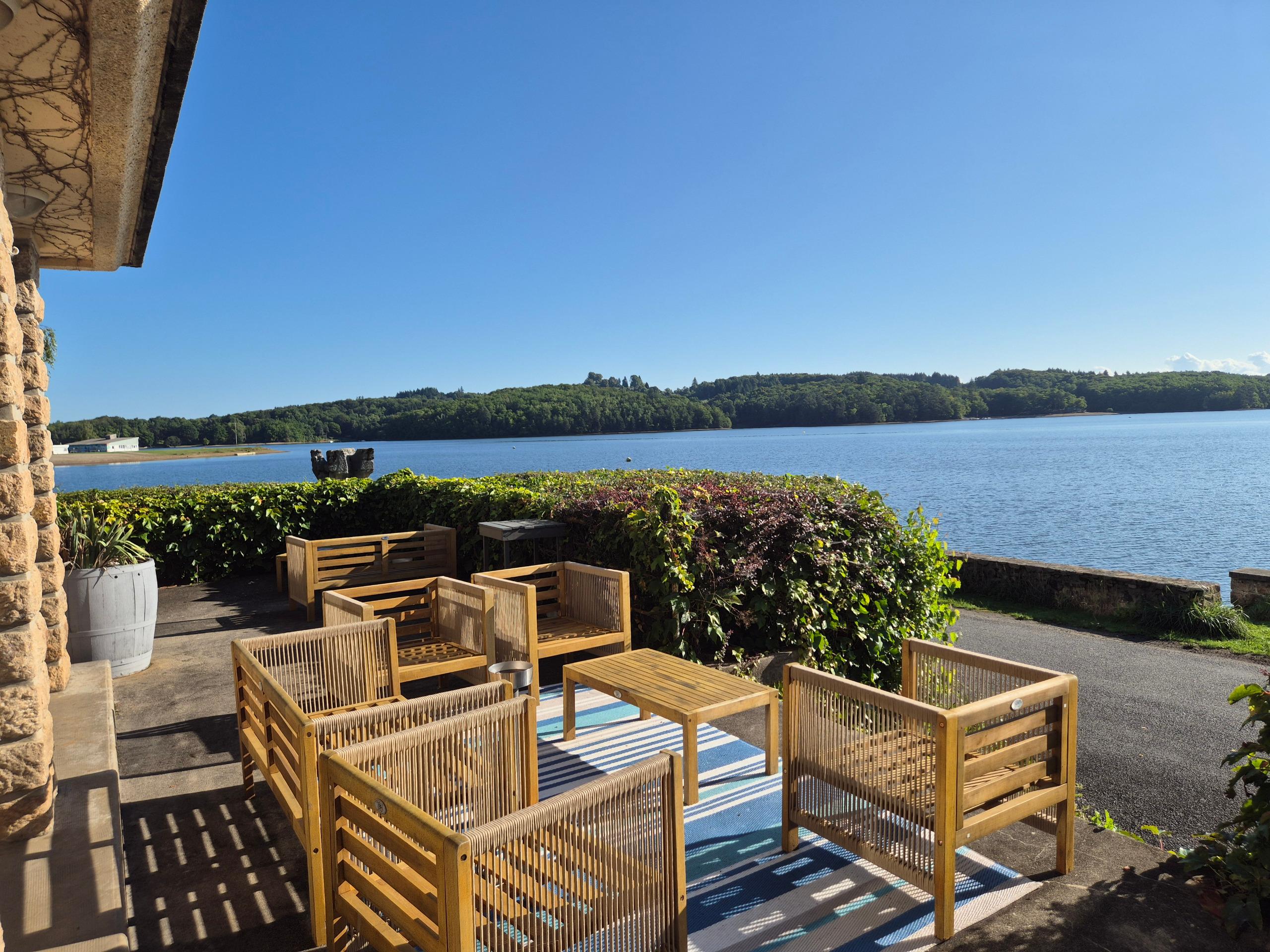 Logis Hôtel du Lac