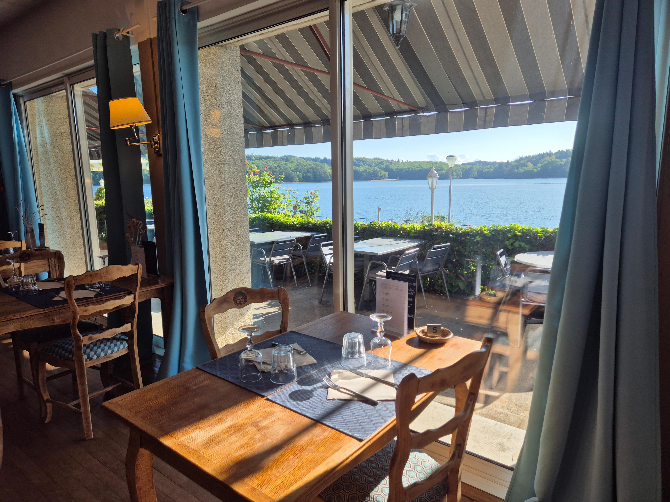 Logis Hôtel du Lac