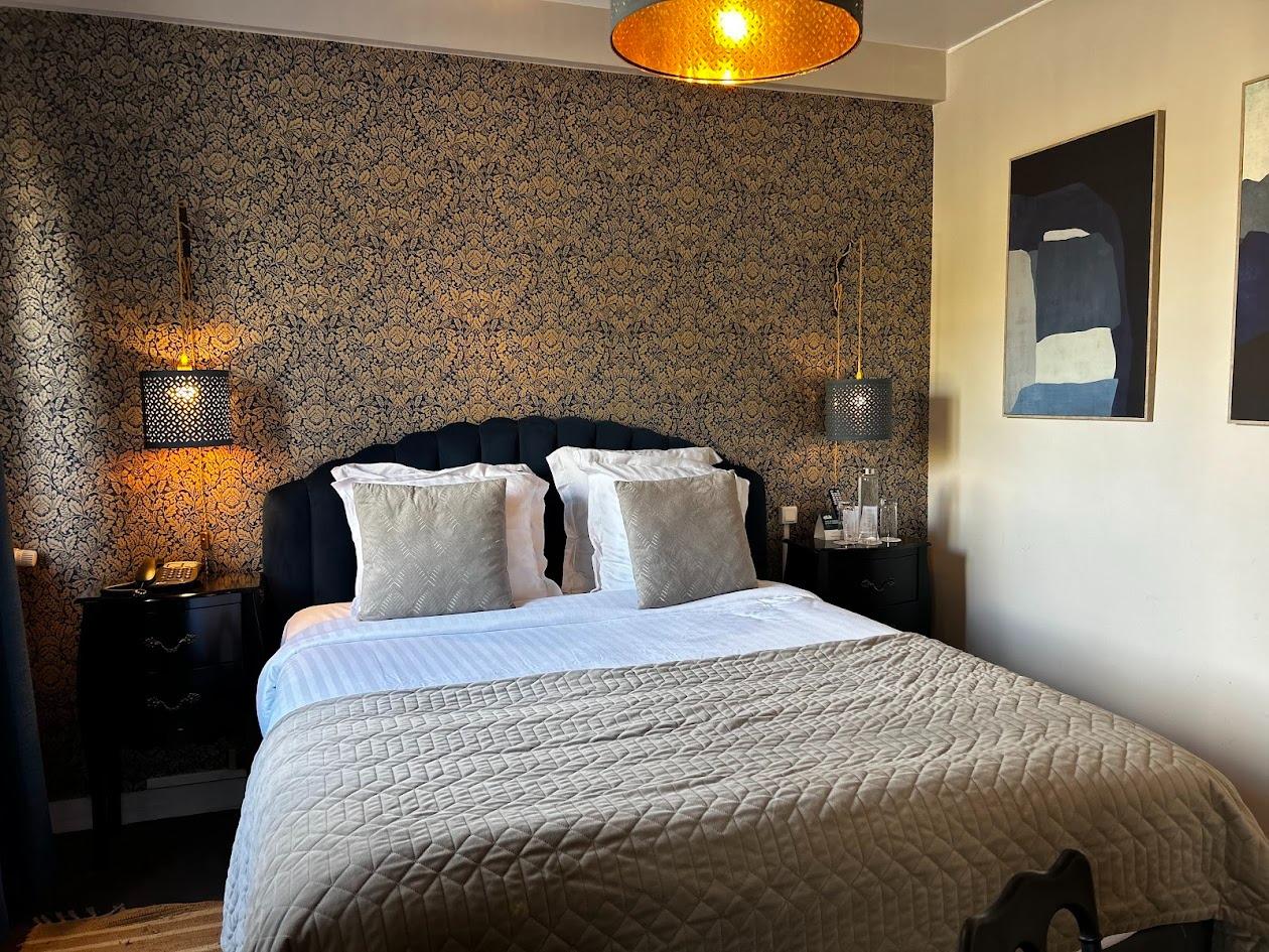 Logis Hôtel du Boeuf Couronné Rest. l\'Amphitryon