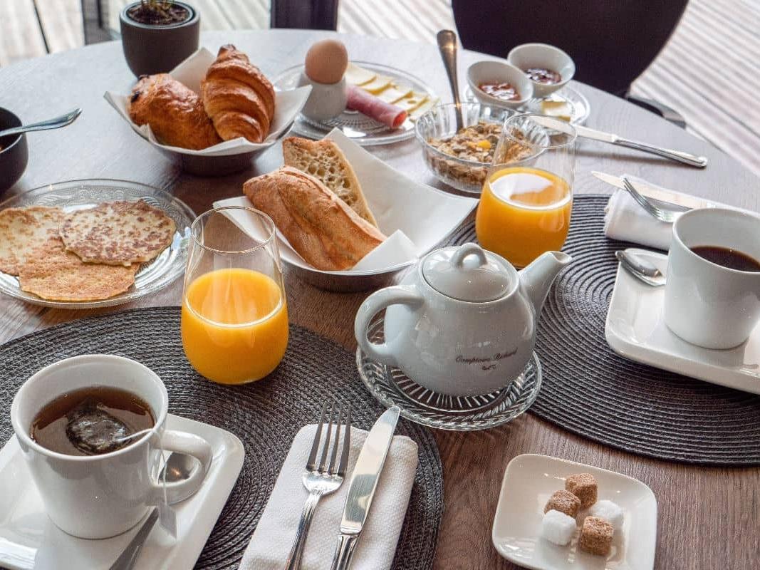 Logis Hôtel du Boeuf Couronné Rest. l\'Amphitryon