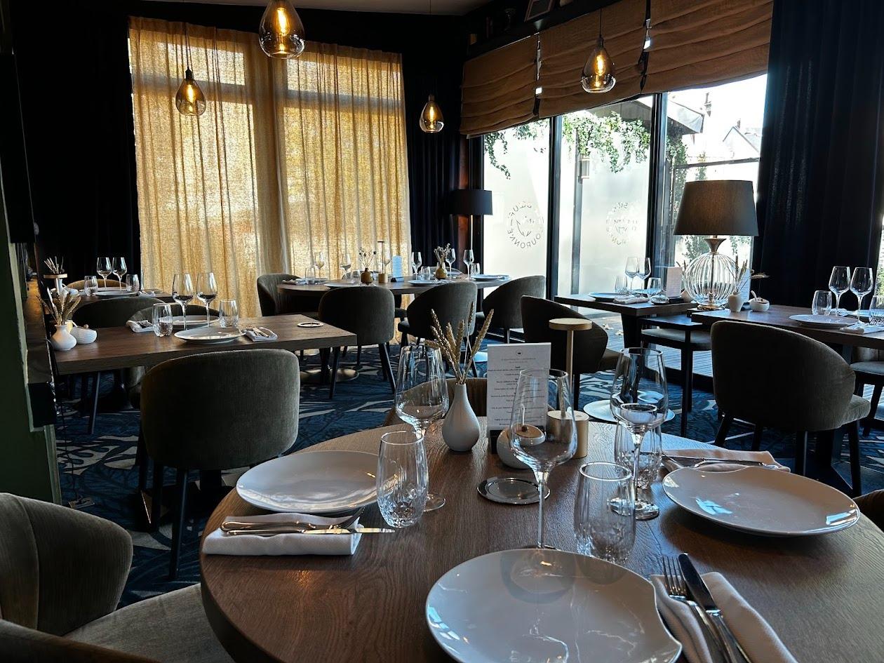 Logis Hôtel du Boeuf Couronné Rest. l'Amphitryon