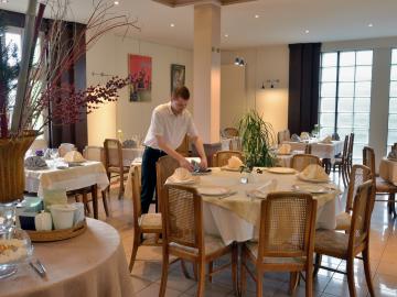 Logis Hôtel Auberge des Vieux Chênes