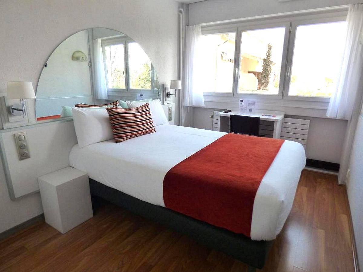 Cit\'Hotel Escatel