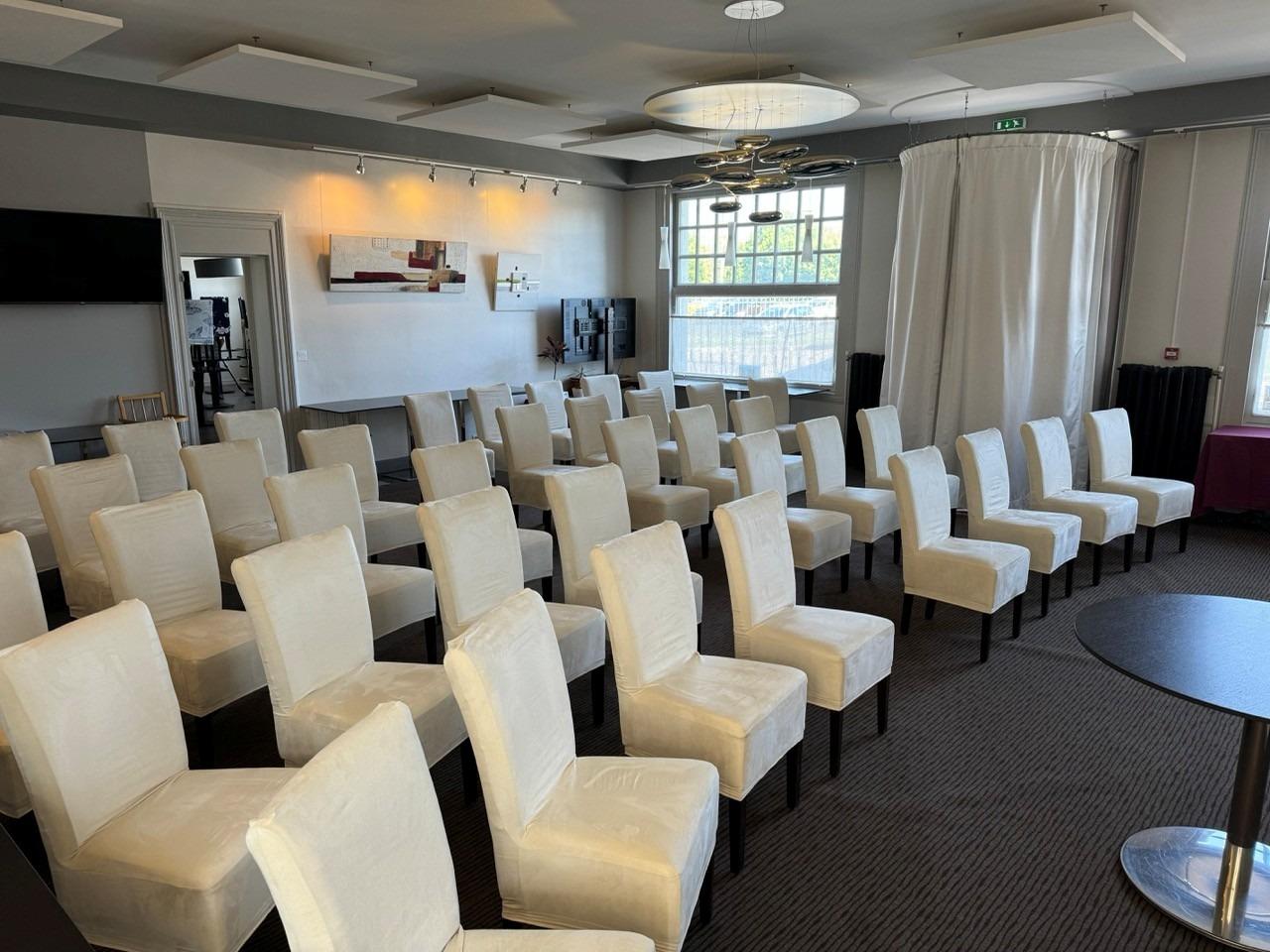 Cit\'Hotel le Capricorne