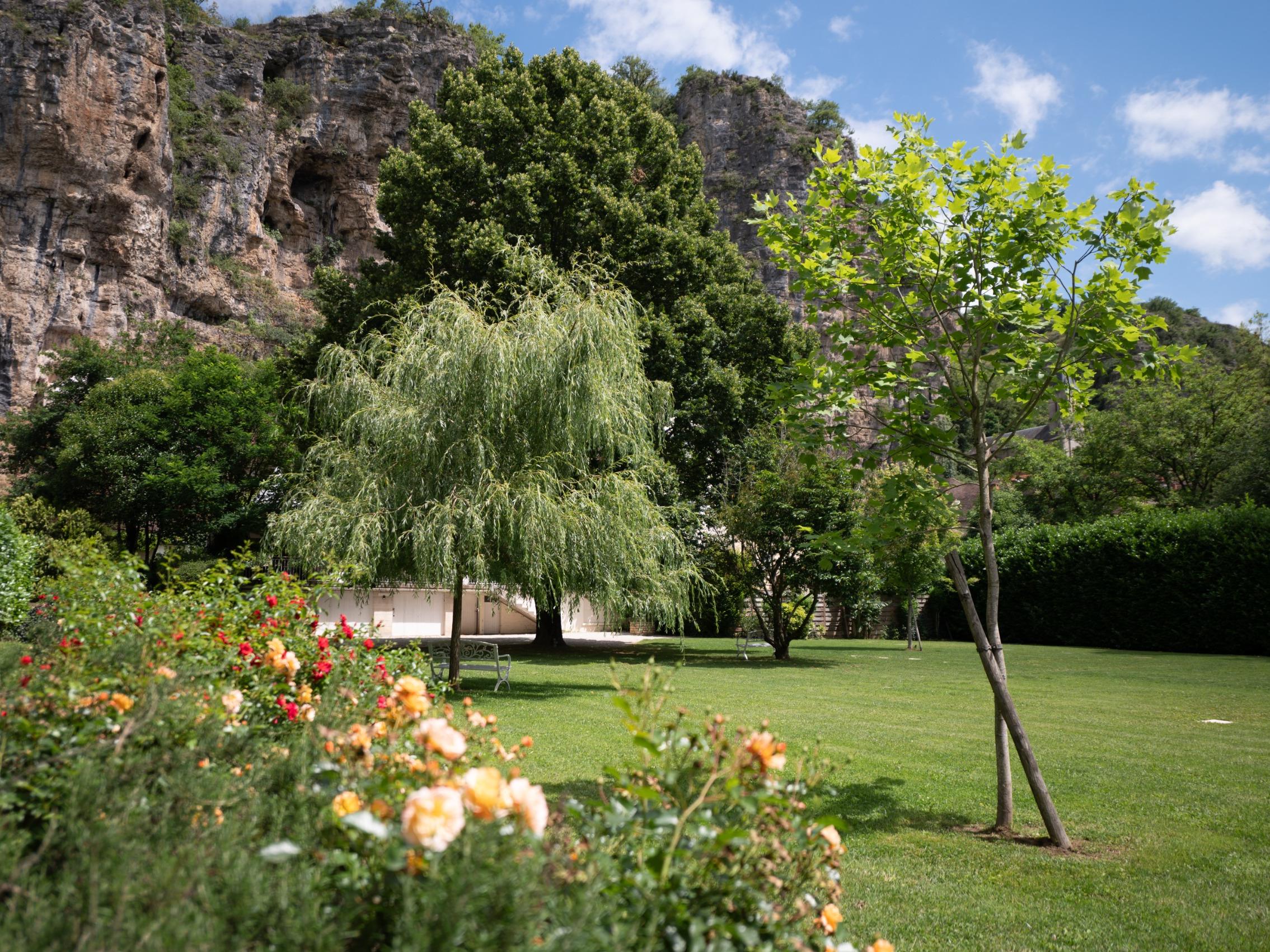 Logis Hôtel Domaine les Falaises