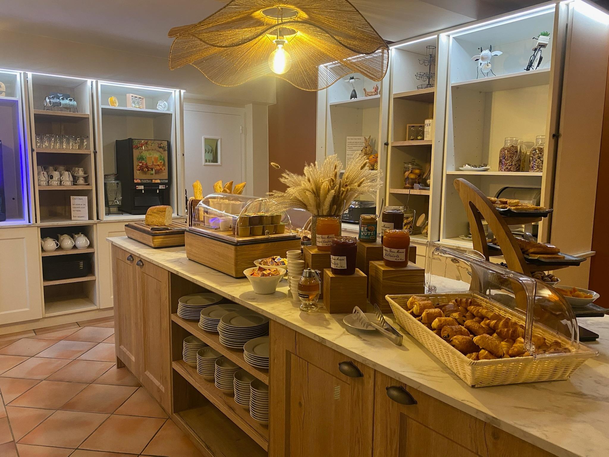 Logis Hôtel Domaine les Falaises