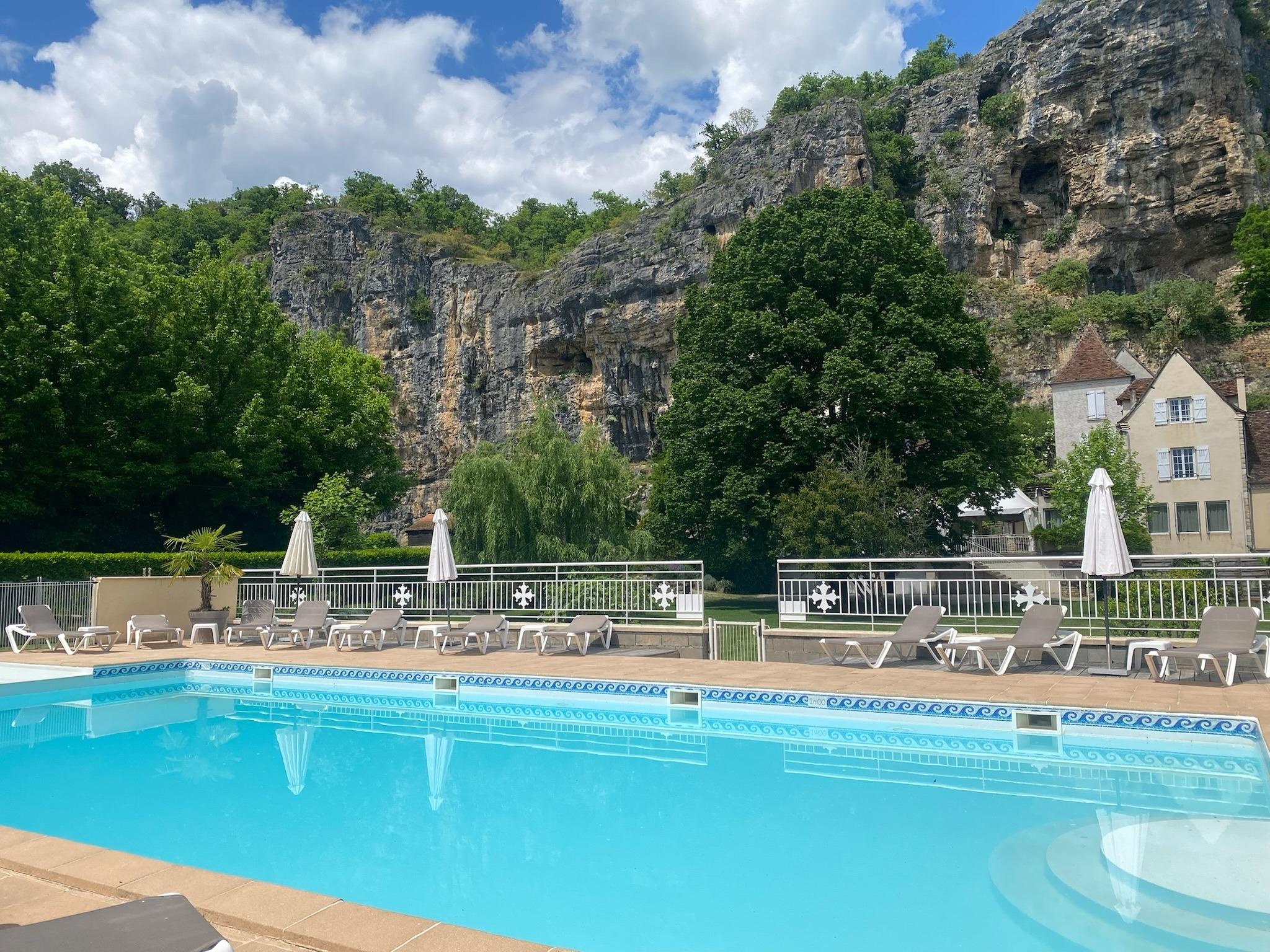 Logis Hôtel Domaine les Falaises