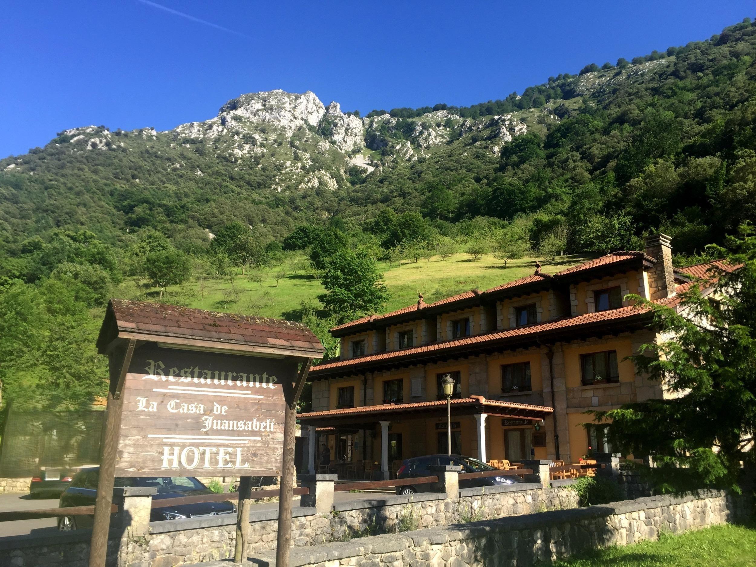 Logis Hotel la Casa de Juansabeli